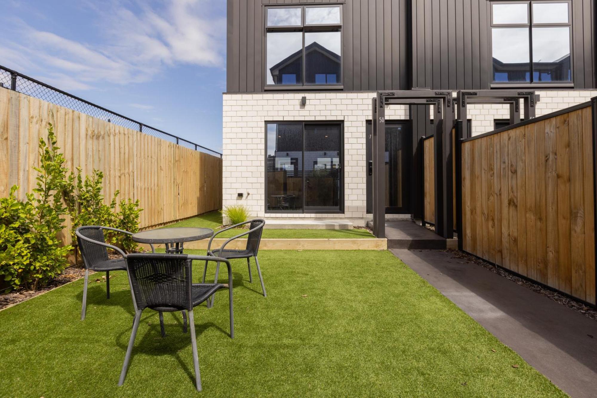 Luxury 2 Bedroom Townhouse By Hagley Park In Cbd Christchurch Exterior foto